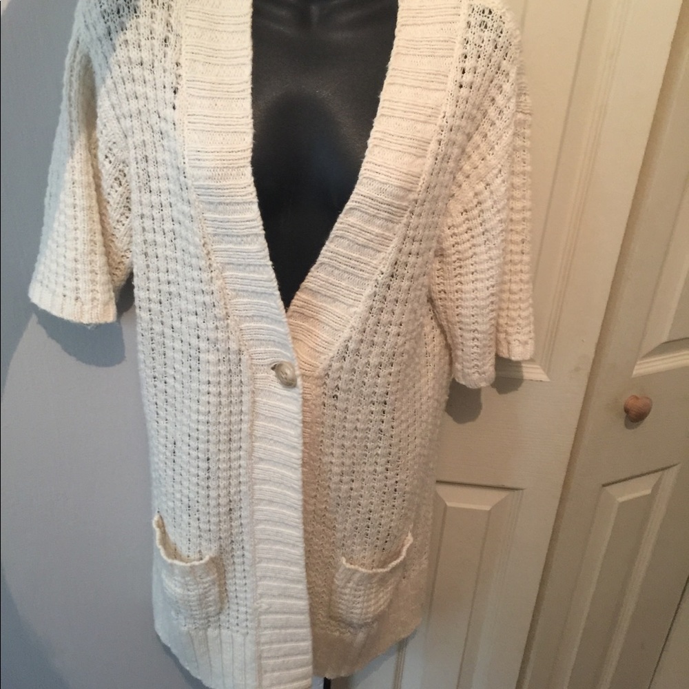 Super cute off white knitted cardigan